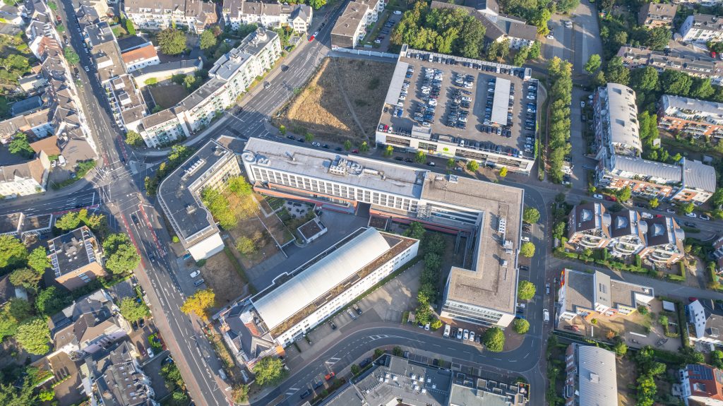 Calor Carré Ratingen, Luftbild mit Fassadenansicht