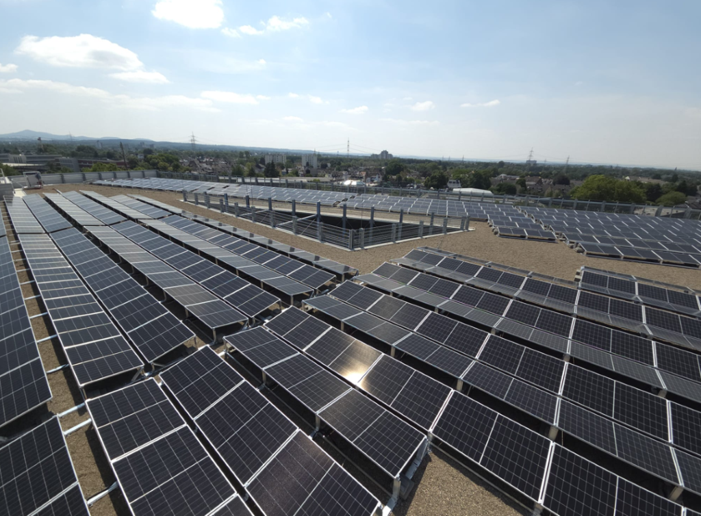 Wi SOLAR: Hochgarage Haufeld mit Unterkonstruktion für Gründach